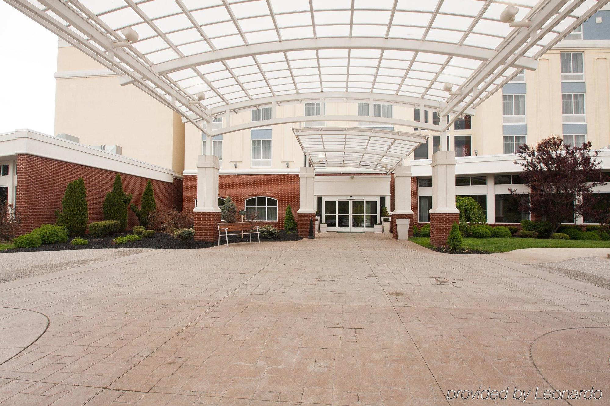 Delta Hotels By Marriott Huntington Mall Barboursville Exterior photo