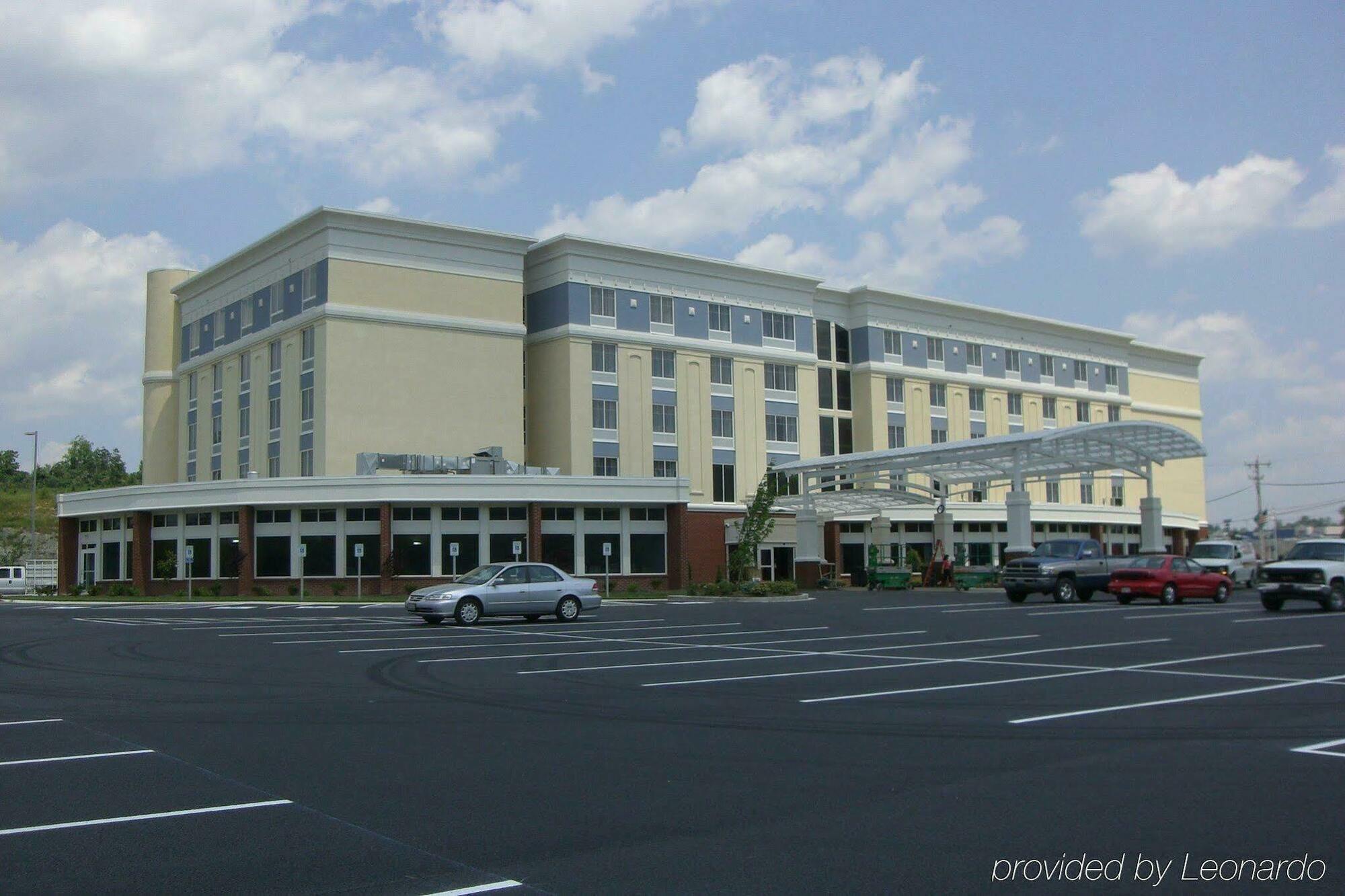 Delta Hotels By Marriott Huntington Mall Barboursville Exterior photo